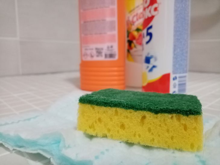 This solution will help you easily remove store labels from jars: a matter of minutes Cleaning products