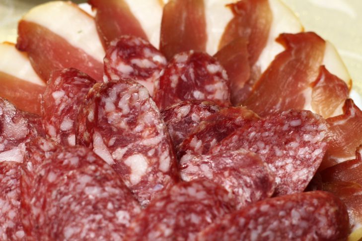 What foods should not be eaten for breakfast: nutritionists have compiled a list sausage