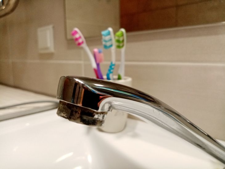 How housewives ruin plumbing with their own hands: products that are not used for their intended purpose Tap Bath