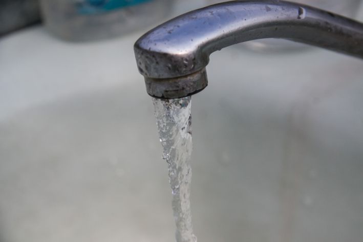What kind of water to use for watering seedlings: unfiltered and unsettled Water Faucet