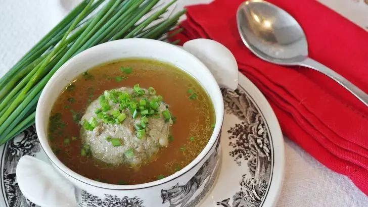 Qué agregar a la sartén para enriquecer el caldo: una regla simple sopa