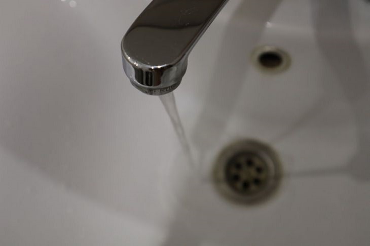 And the pipes will be cleared, and the aroma will be pleasant: this is the mixture that housewives pour into the sink Sink