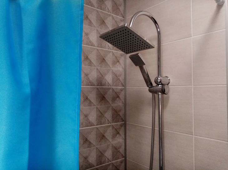 Was ein Haushaltsdampfgarer kann: Geheimnisse für eine einfache Reinigung Badewanne, Dusche
