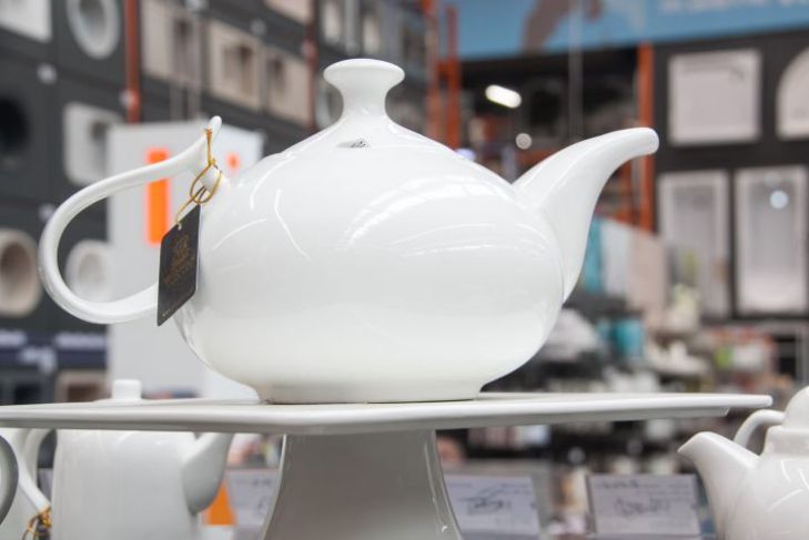 How to Clean a Dirty Teapot Spout: The Easy Way kettle