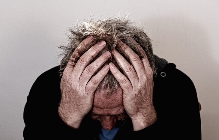 In welchem Alter verschlechtert sich die Gehirnfunktion des Menschen: Antwort von Neurowissenschaftlern Mann