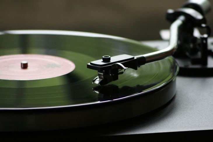 What things are time to move from the dacha to city apartments: the fashion for the USSR is returning Record Player