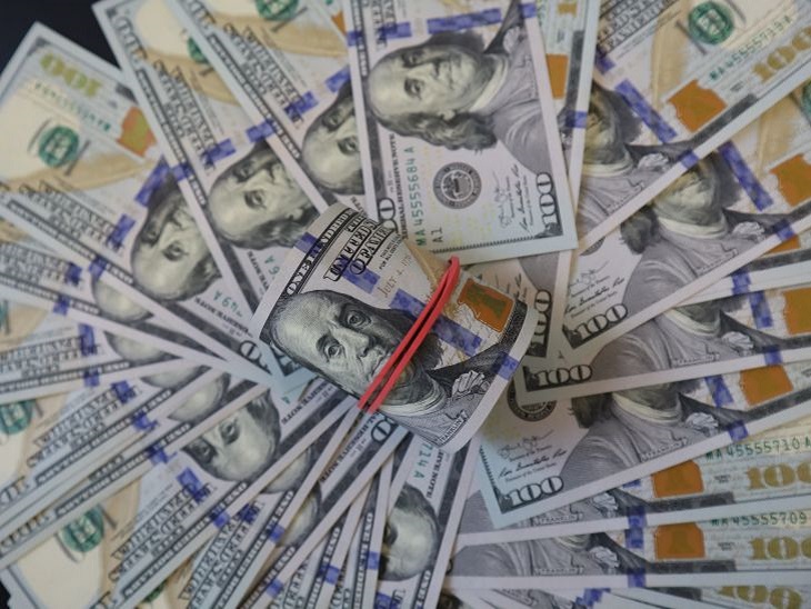 Why People Put Money in the Corners of Their Apartments: An Ancient Way to “Lure” Wealth Home Dollars