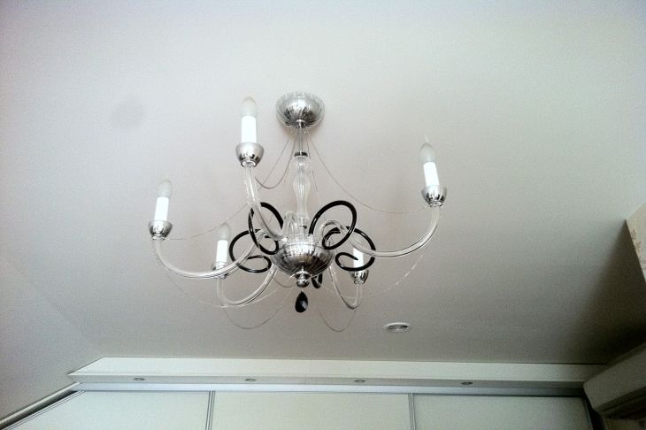 How to save money on bedroom renovation: original ideas Chandelier Ceiling