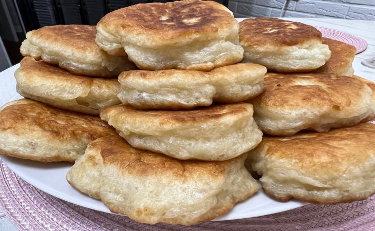 Was tun, wenn die Belyashi nicht durchgegart sind: Das Gericht kann gerettet werden Essen
