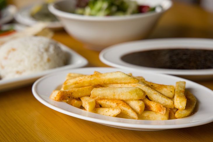 Cómo freír patatas para que queden crujientes y jugosas: una buena forma papa