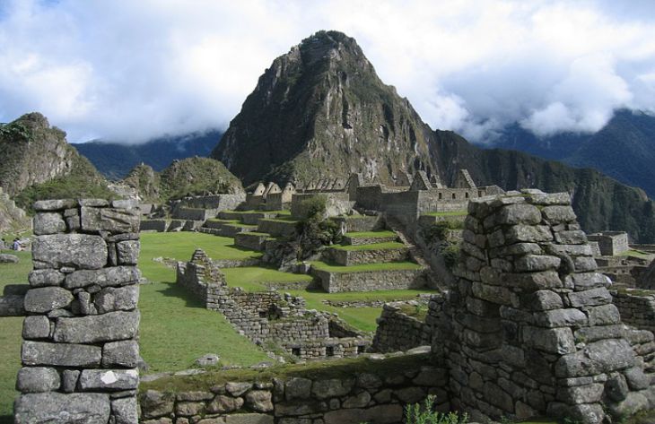 What are the 3 most impressive sights in South America: every tourist dreams of seeing them sight