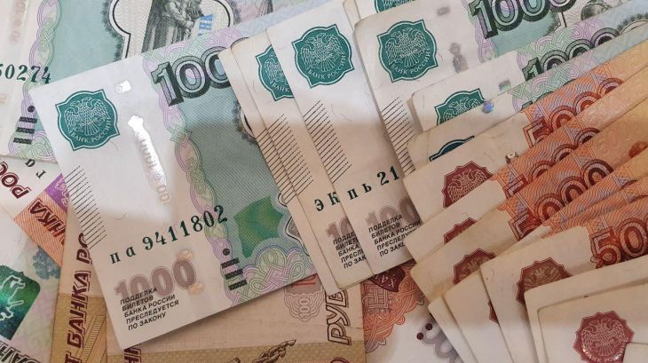 Banknotes should sleep overnight: why money shouldn't be spent immediately after receiving your salary money