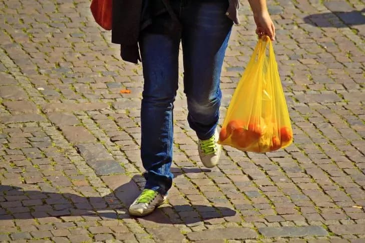 Doctor explains the benefits of daily walking Human