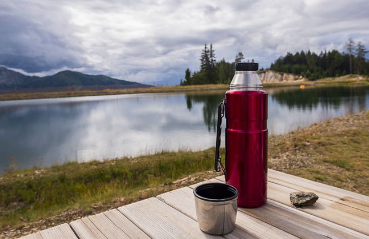 How to get rid of unpleasant odor from a thermos: experienced housewives shared their secrets thermos