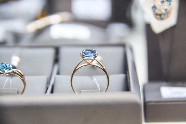 What are the signs associated with wearing rings: can you attract trouble into your life? ring