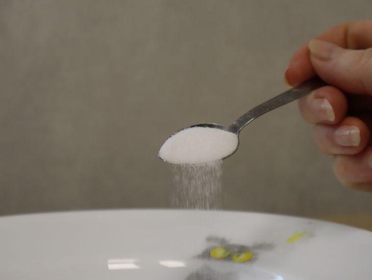 How to Make Your Entire Apartment Shine with the 3 Spoons Method: A Note for Housewives spoon