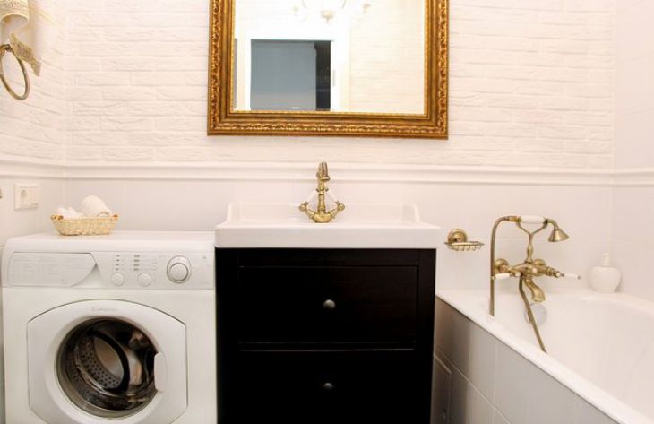 Why does a cat follow its owner in the bathroom: experts reveal the reasons bathroom