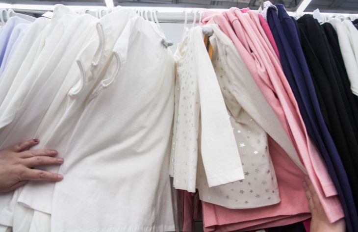 How to get rid of sweat stains on white clothes: not all housewives know cloth