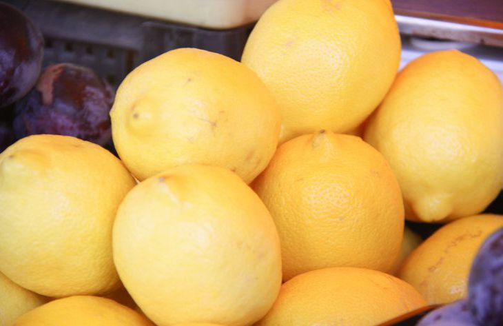 Why experienced housewives boil lemon once a week: you will be surprised lemons