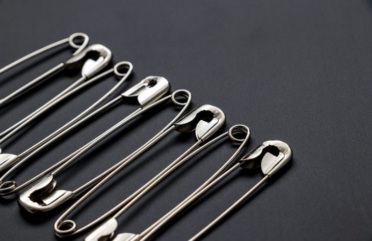 How to use a pin correctly so that it really protects against the evil eye: not everyone knows about this pin