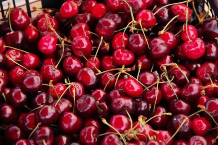 'Calming' foods that can be eaten before bed have been named Cherry