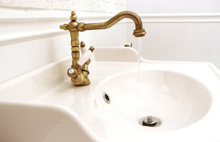 What to leave in the bathroom to neutralize unpleasant odors: experienced housewives shared their secrets bathroom