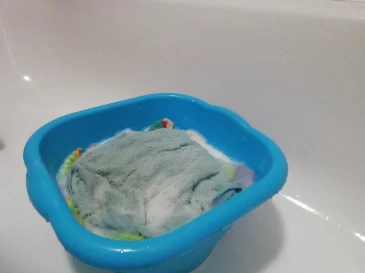 How to Get Rid of Makeup Stains on Clothes: 3 Effective Methods Pelvis, things
