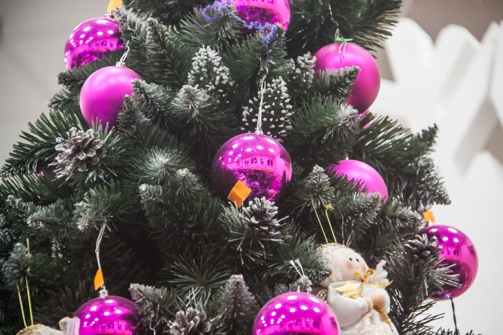 What elements of New Year's decor can be used now: the opinion of designers decor
