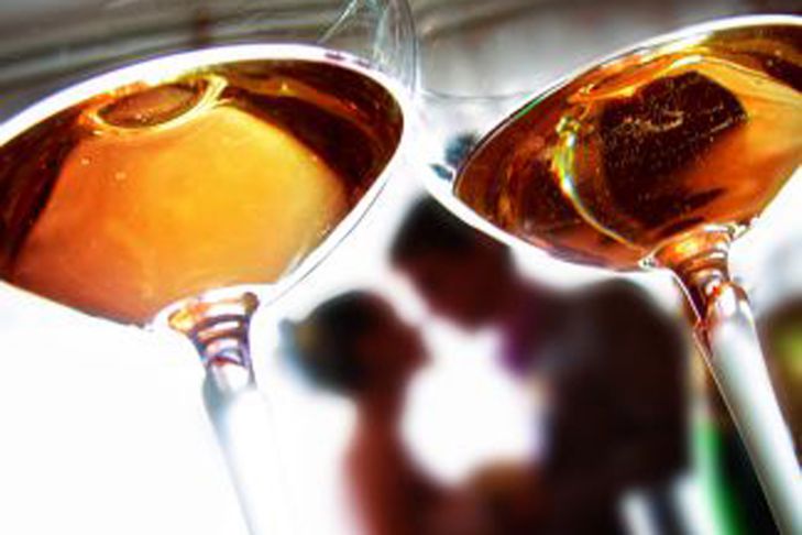 How to Open Wine Without a Corkscrew: You No Longer Need It Glasses