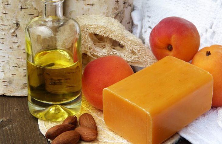 Why experienced housewives put cloves in a bar of soap: you will be surprised soap