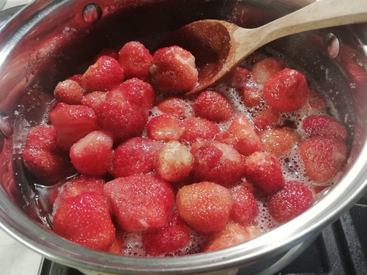 Which berries can be considered the rarest and most unusual: not all gourmets know about them berries