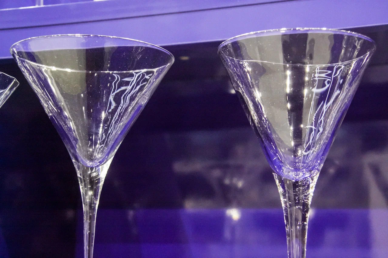 What to do if glasses have become cloudy: how to restore shine and luster to glass and cutlery Glass