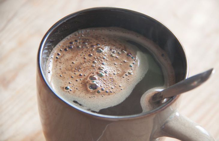 Por qué los gourmets añaden mantequilla y huevos de gallina al café: te sorprenderá café