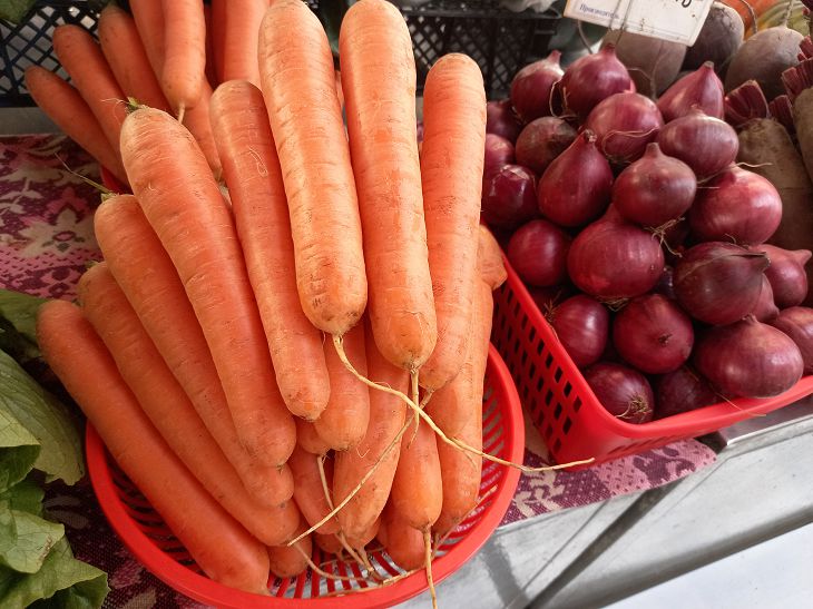 Wie man magere Karottenkoteletts kocht: ein köstliches Gericht für alle, die auf ihre Figur achten – ein einfaches Rezept Karotte