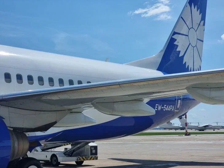 Why All Passengers Should Never Take Off Their Shoes During a Flight: They Could Save Your Life Airplane