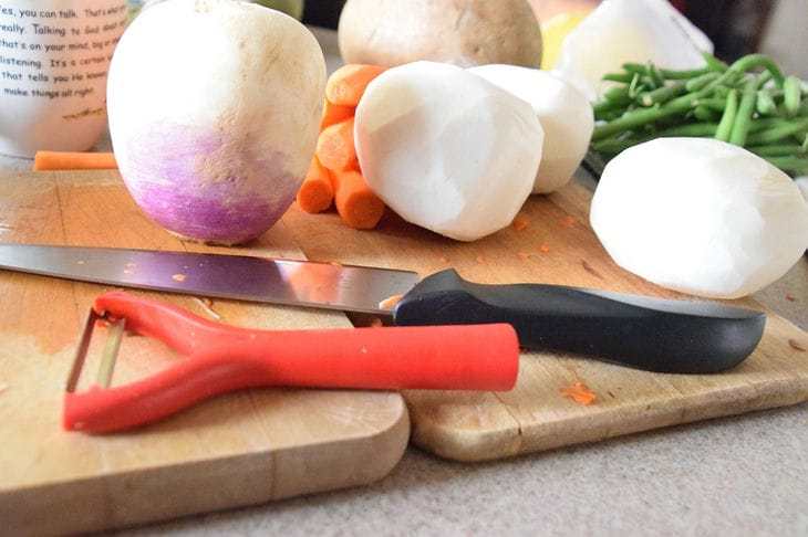 How to Use a Vegetable Peeler Correctly: 9 Out of 10 Housewives Make This Mistake Fruit peeler