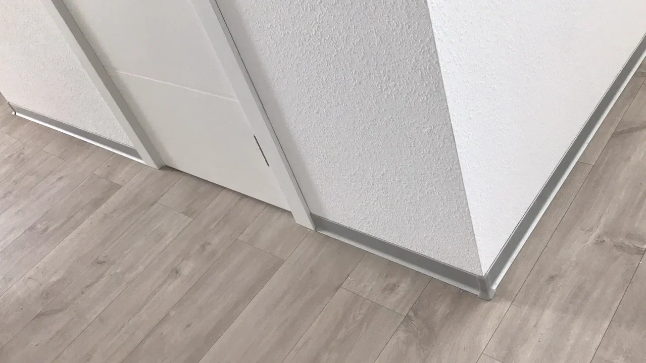 How to choose the color of the baseboard: some will be surprised, but there are 3 options Repair