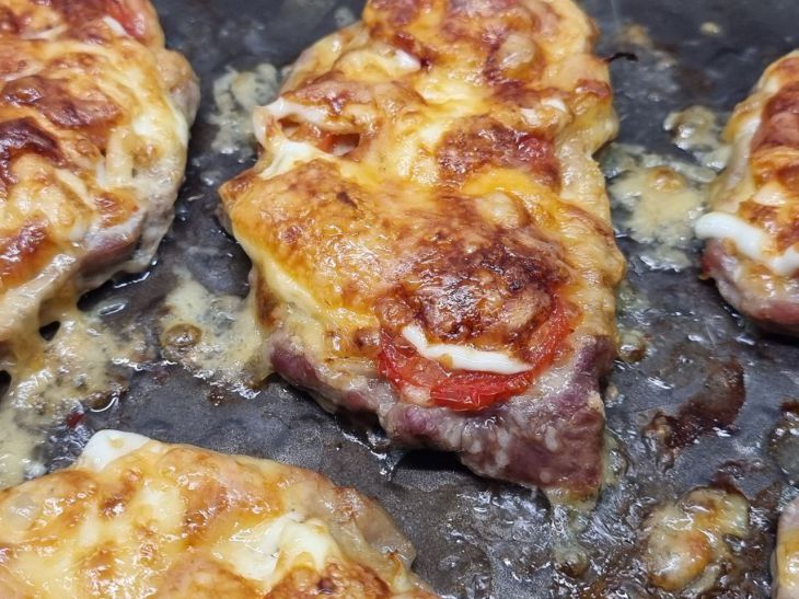 Por qué poner un trozo de pan en una sartén al freír carne: este truco es digno de un Premio Nobel carne