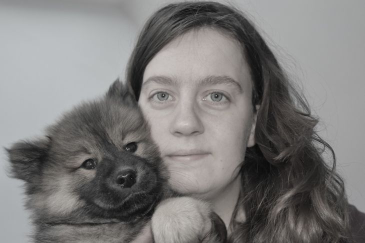 Por qué la gente ama más a los animales que a las personas: la respuesta de los científicos sorprenderá: no significa nada mujer perro
