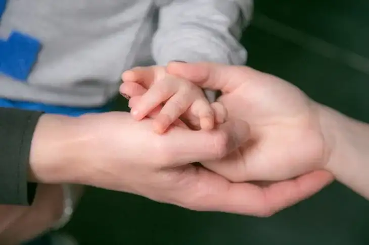 How to help a child learn to speak: a selection of proven, simple and safe methods Hands