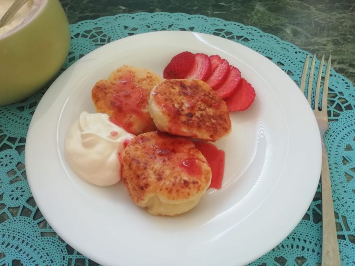 Cómo sustituir los huevos en las tartas de queso: no todas las amas de casa lo saben sírniki