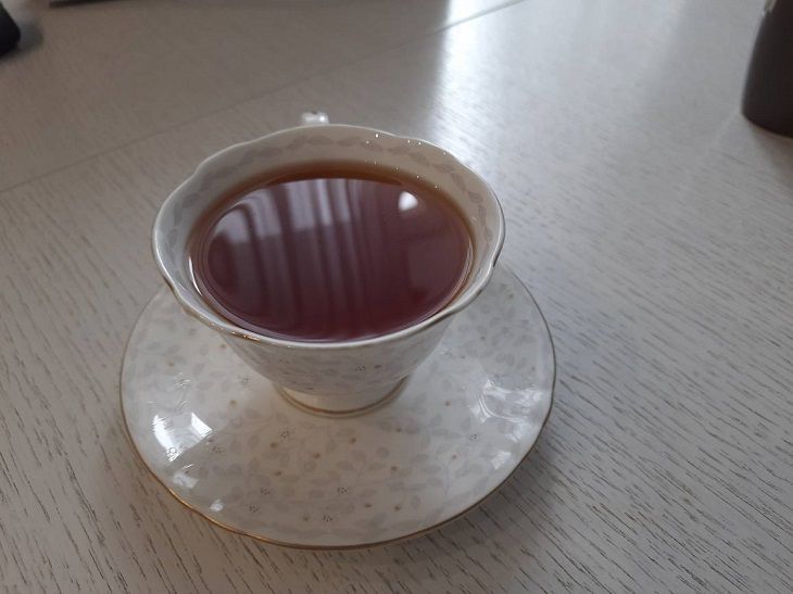 Primero agua, y luego una bolsita de té, o viceversa: recuerda de una vez por todas cómo preparar un delicioso té té