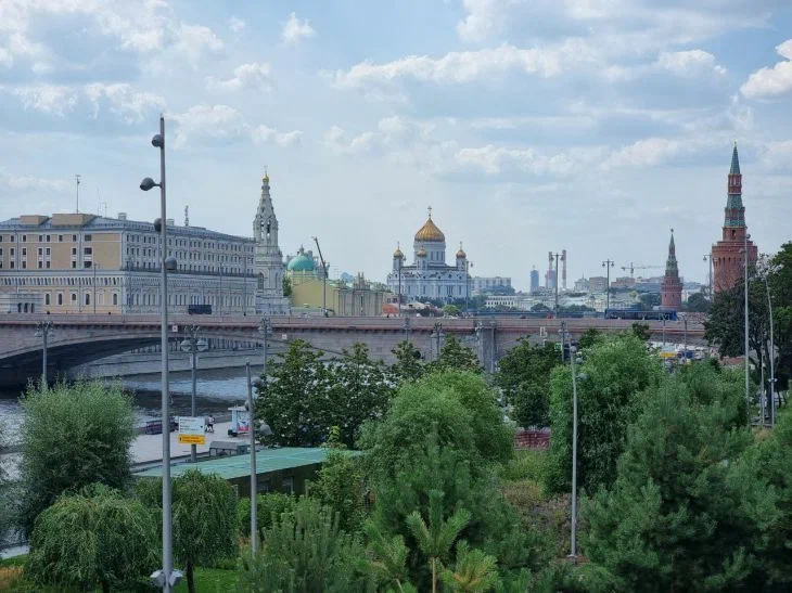 Eine weitere abgeschossene Drohne beschädigte das Gelände der Moskauer Ölraffinerie Moskau