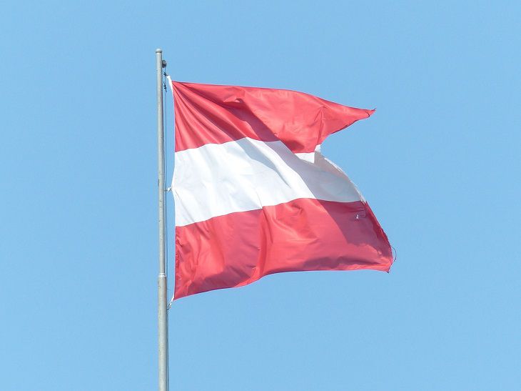 Der österreichische Bundeskanzler erklärte seine Bereitschaft, Verhandlungen über die Ukraine aufzunehmen Flagge