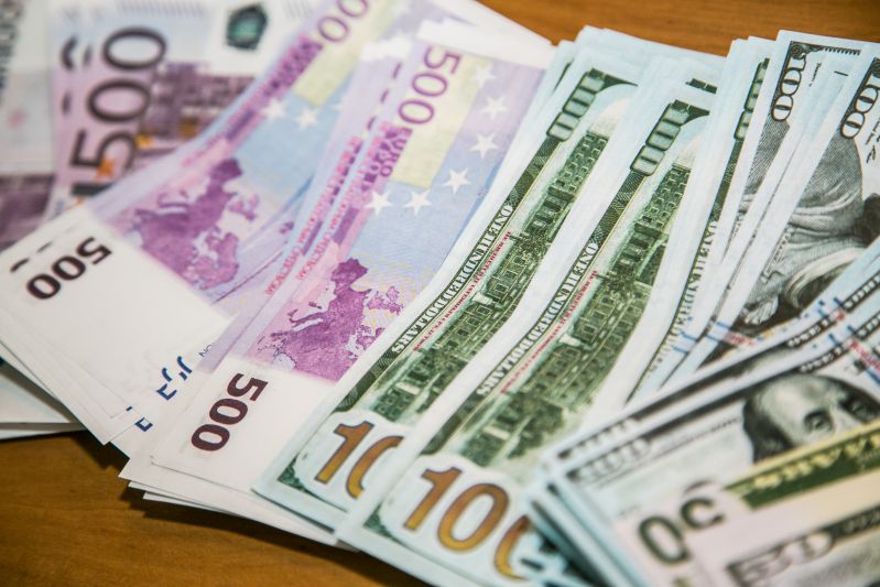 Dollar und Euro legten in Weißrussland vor dem Wochenende zu: Ergebnisse des Devisenhandels vom 6. September Geld