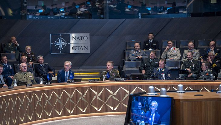 Stoltenberg transfirió los poderes del Secretario General de la OTAN al ex Primer Ministro de los Países Bajos Gente