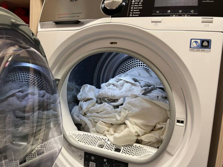 How not to plug a washing machine into a socket: many housewives have been making a very dangerous mistake for years washing machine