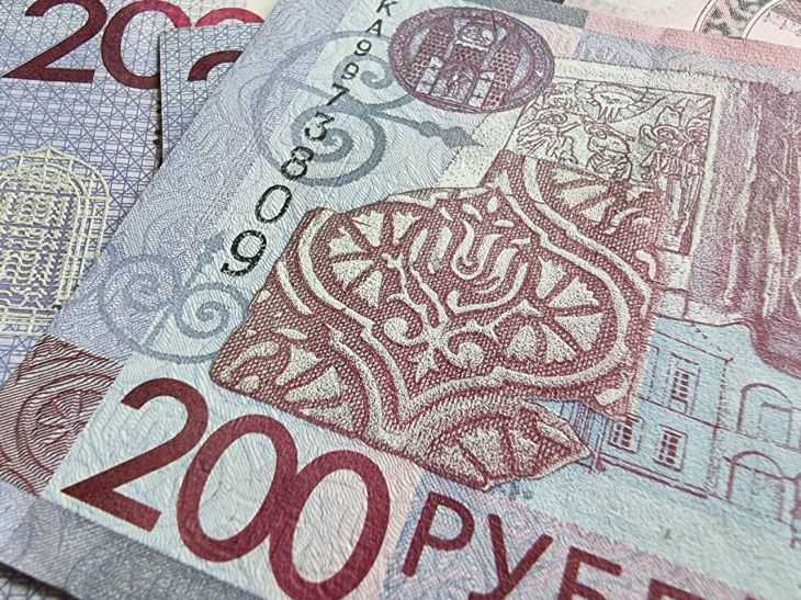 Snopkov a parlé des salaires en Biélorussie en 2025 argent