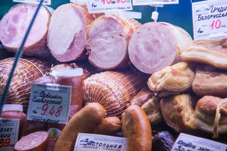 What meat is best to use for a New Year's salad: the opinion of a gastroenterologist Sausage