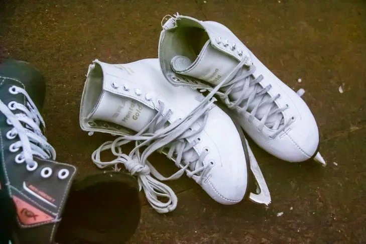 How many revolutions can you make per minute while spinning on skates: Olivia Oliver's record Skates